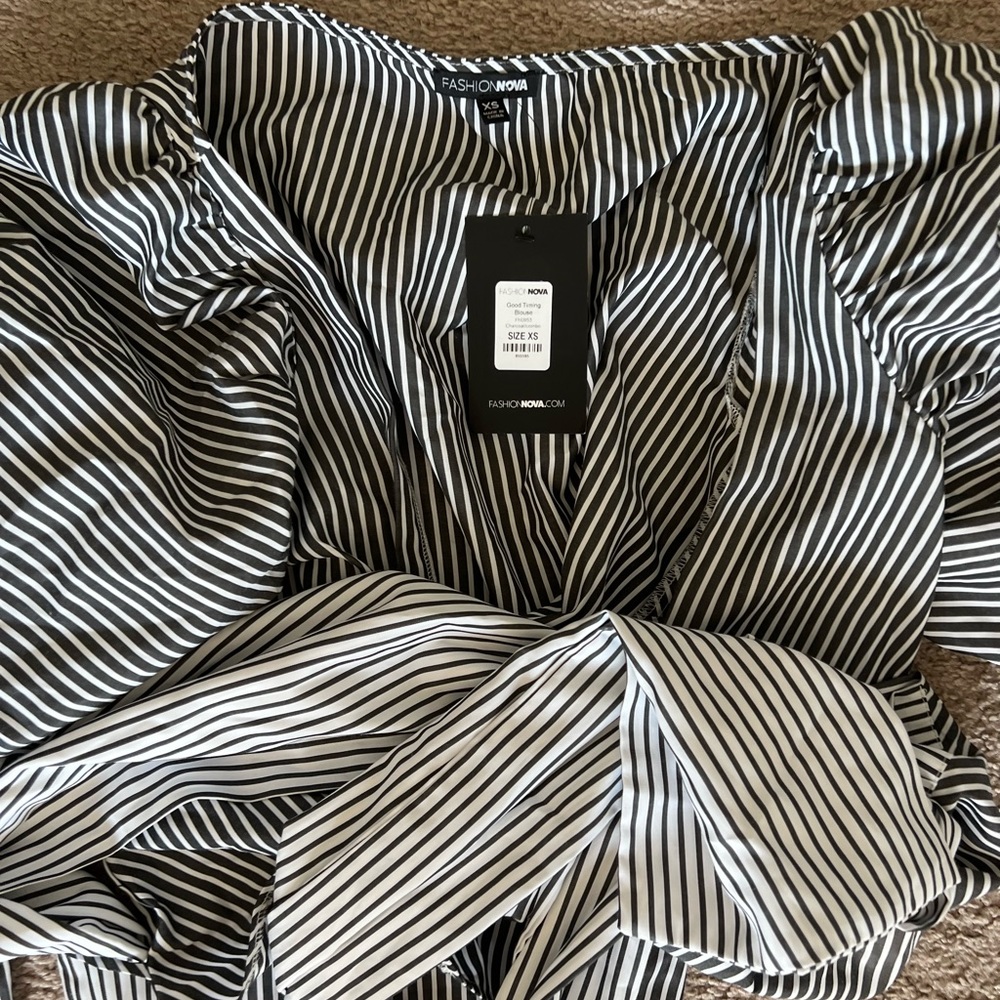 Blouse - Picture 2 of 5